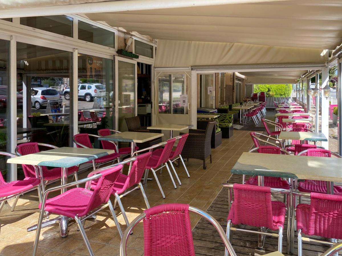 Les Tilleuls De Pareloup à Hotel Salles-Curan